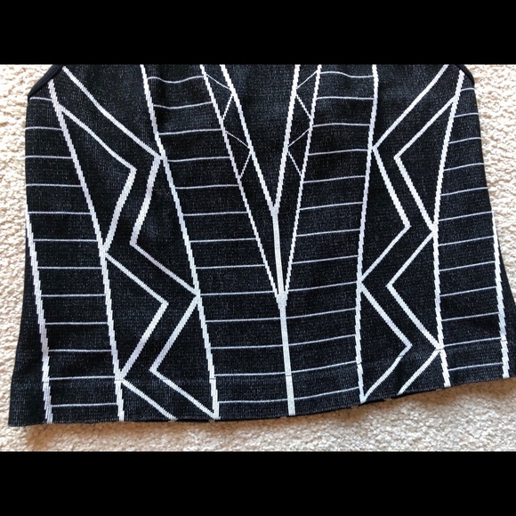 Womens BCBGeneration Black White Pattern Crop Knit Tank Top BCBG Sleeveless M/L - Picture 4 of 12